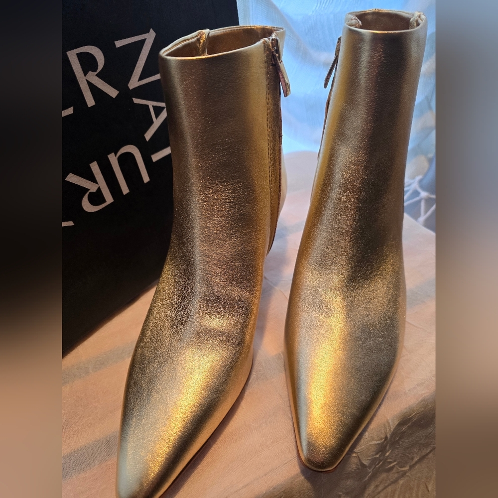 Naturalizer Metallic Gold Pointed Toe Ankle Boots - Women's GORGEOUS!